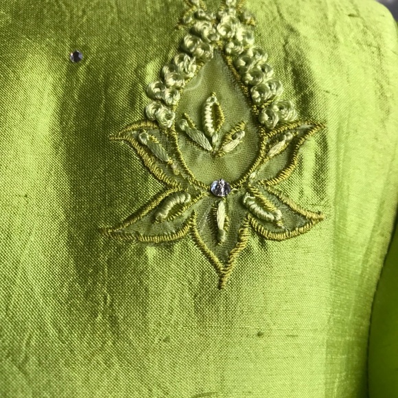 Lime green silk pant suit with scarf - Picture 4 of 8